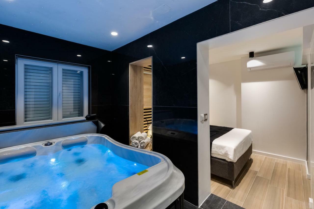 Downtown Marcius Luxury Apartment With Jacuzzi & Sauna Zadar Exterior photo