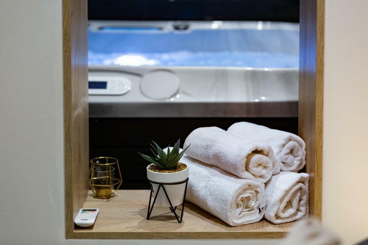 Downtown Marcius Luxury Apartment With Jacuzzi & Sauna Zadar Exterior photo