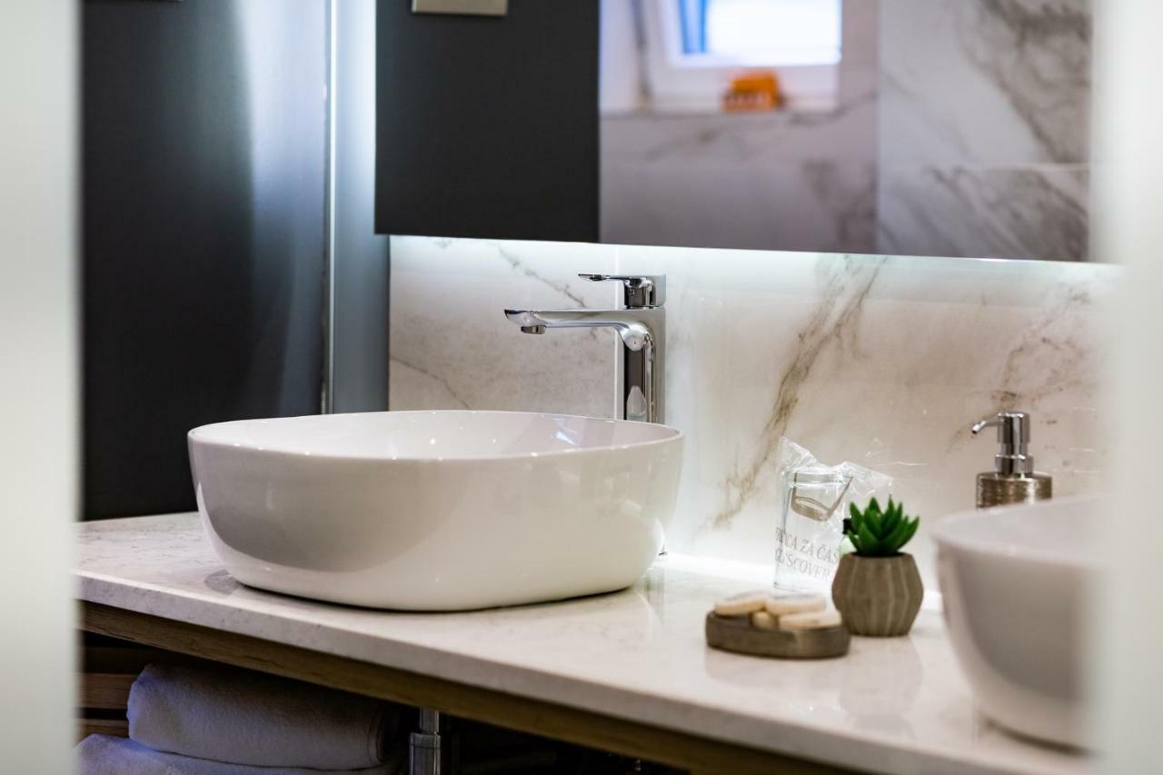 Downtown Marcius Luxury Apartment With Jacuzzi & Sauna Zadar Exterior photo